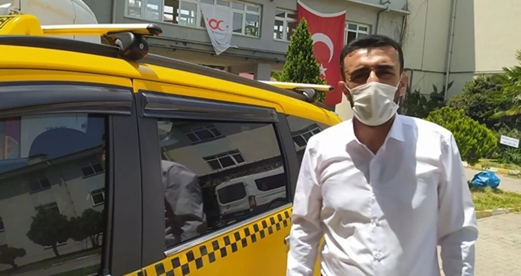 Taksiciden örnek davranış: 'Sağlıkçıları ücretsiz taşıyor'