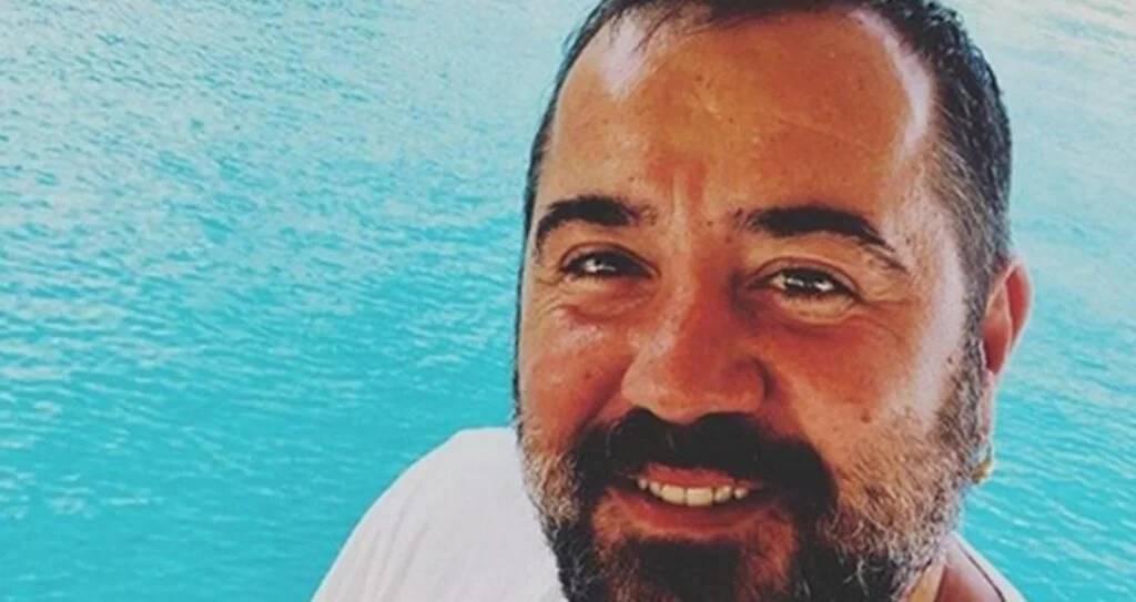 Ata Demirer balıkları peynirle besleyince…