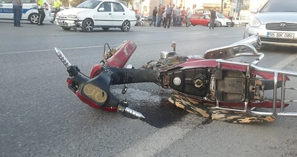 Bafra’da otomobil ile motosiklet çarpıştı: 1 yaralı