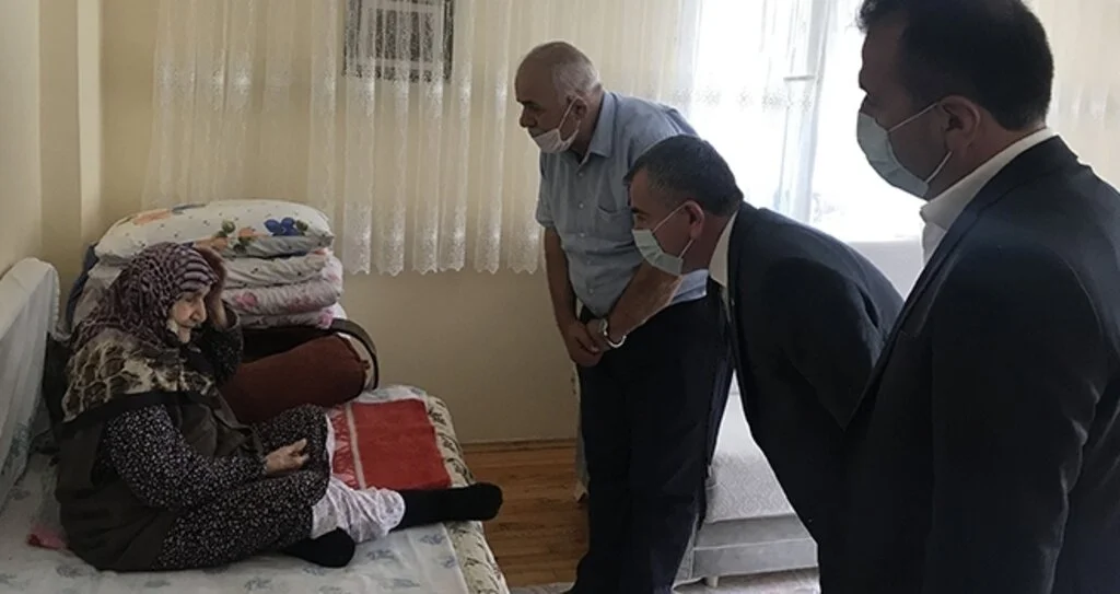 Başkan Özdemir’den şehit aileleri ziyaret