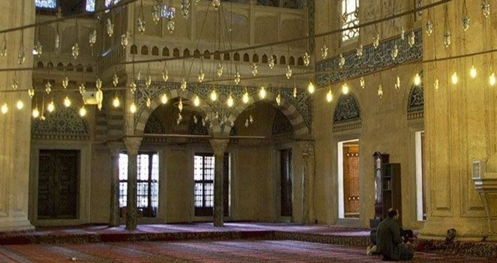 Bayram namazı camilerde kılınacak mı? Bakan Koca’dan bayram namazı önerisi