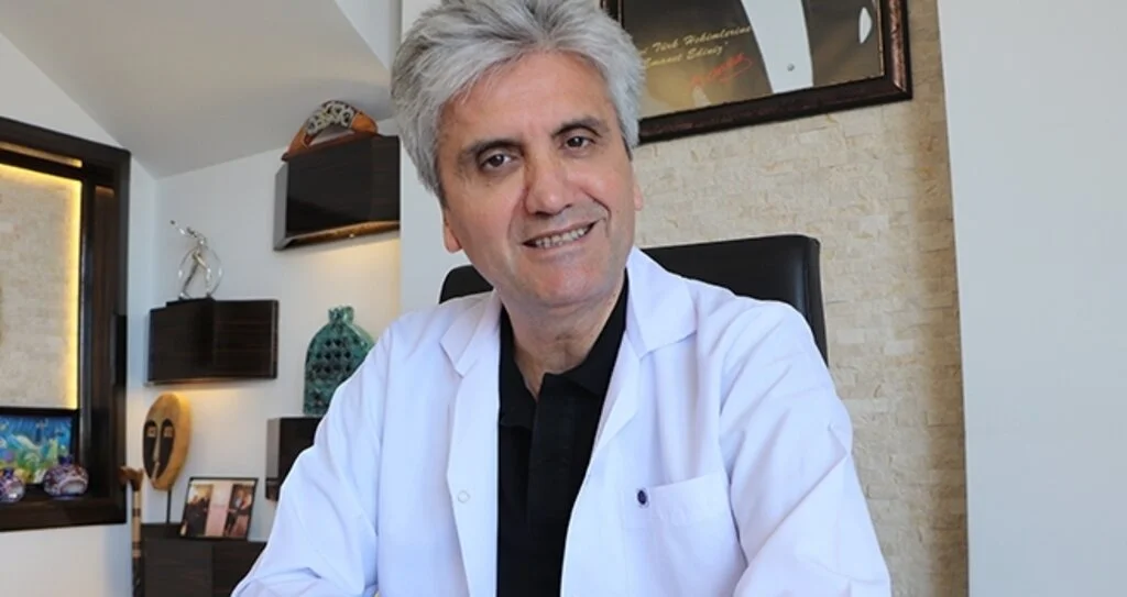 Doç. Dr. Hayati Akbaş: Kötü dişler  psikolojiyi bozuyor 