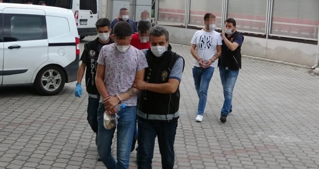 Samsun'da uyuşturucu ticaretinden 2 tutuklama, 3 adli kontrol