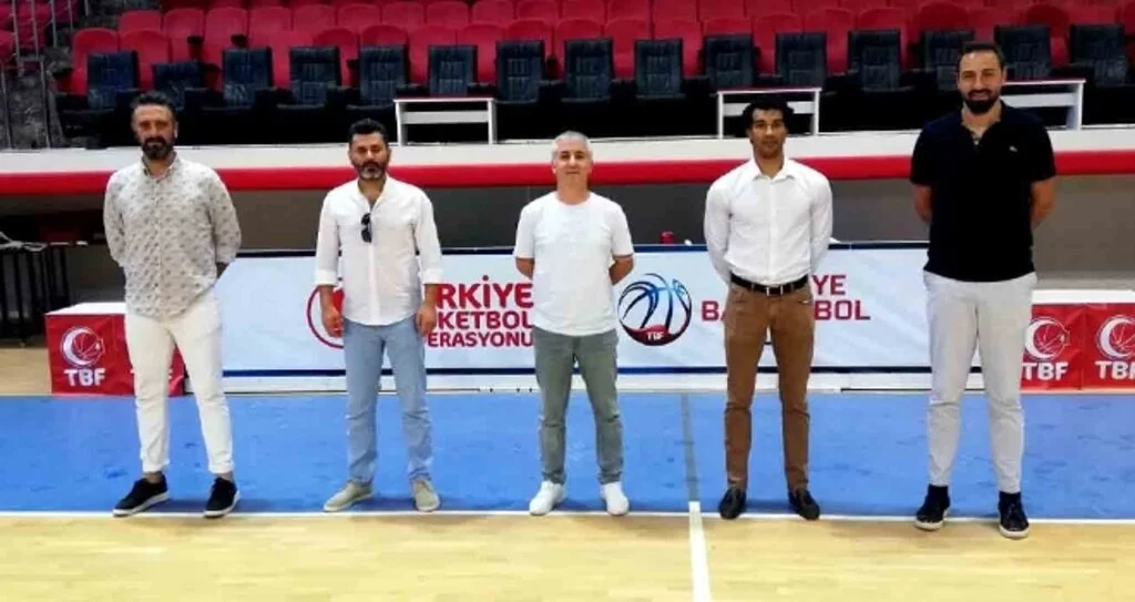 Samsunspor Basketbol yönetimi salonu gezdi