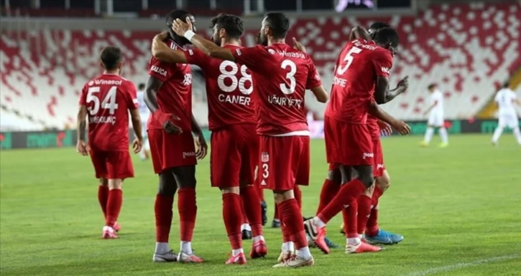 Sivasspor evinde kazandı