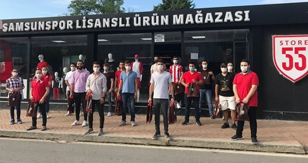 Üni-Sam geleneğini sürdürdü