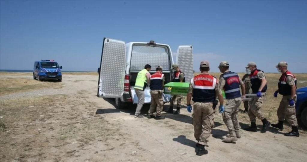 Van Gölü'nde 1 kişinin daha cesedi bulundu