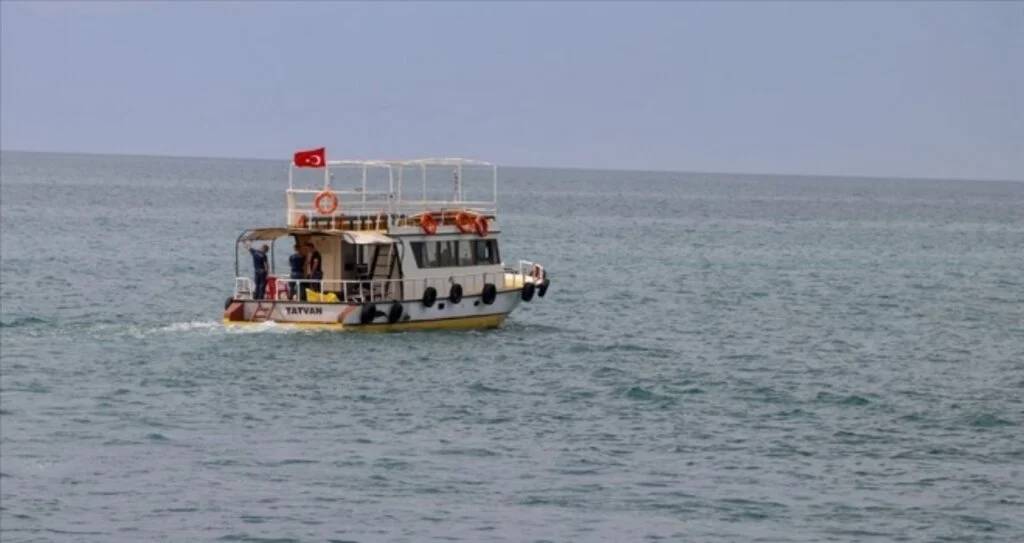 Van Gölü'nde kaybolan tekneyi arama çalışmalarında 1 kişinin daha cesedi bulundu