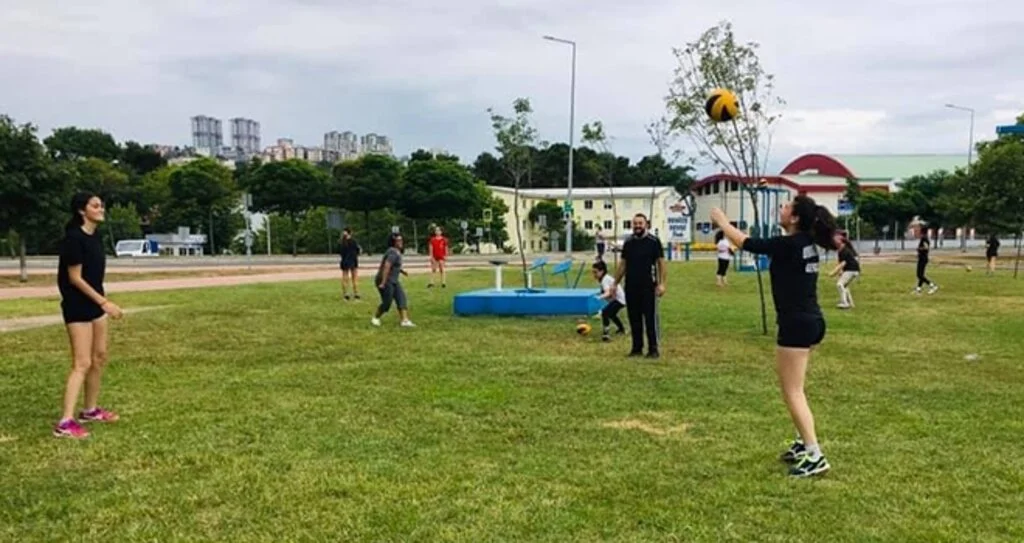 19 Mayıslı Kızlar Tempolu Çalışıyor