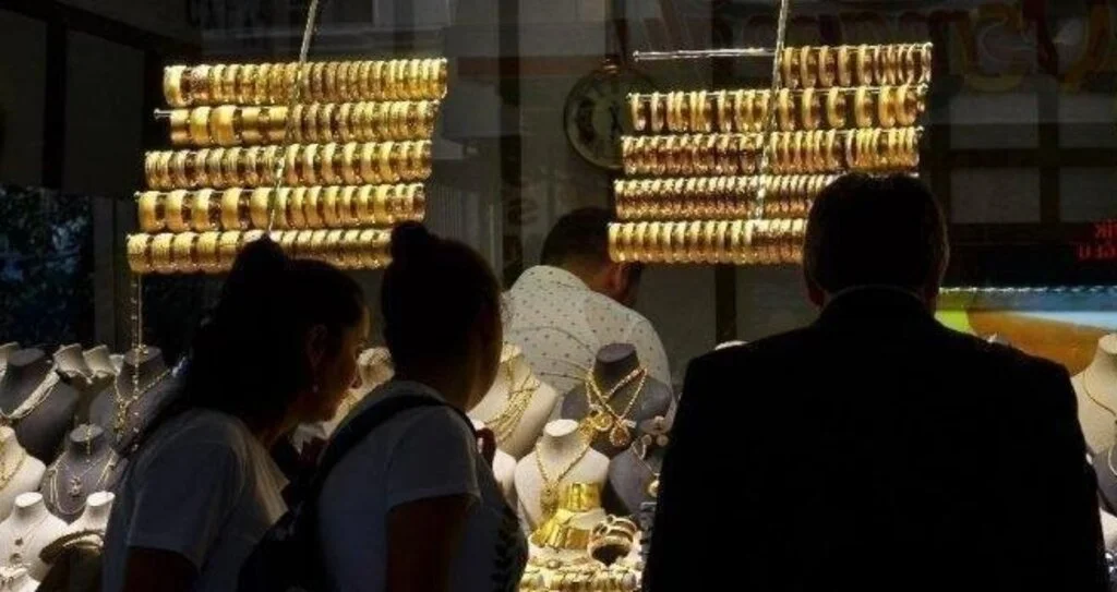Altın fiyatlarında hareket yönü değişti mi? Gram ve çeyrek altın fiyatları ne kadar oldu?