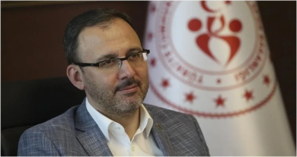 Bakan Kasapoğlu'ndan YKS tercih sürecindeki milli sporculara önemli hatırlatma