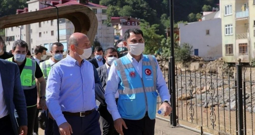 Bakan Kurum'dan selden etkilenen Doğankent'te 150, Dereli'de 200 konut müjdesi