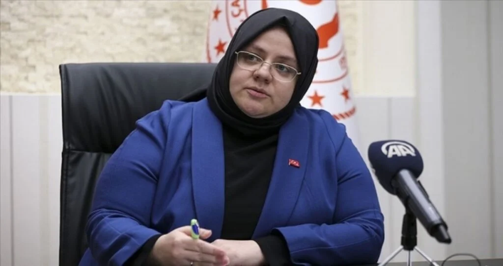 Bakan Zehra Zümrüt Selçuk: Adana'daki yangında evleri yanan vatandaşlarımız için 1 milyon TL kaynak aktarıyoruz