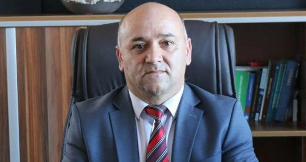 Corona tedavisi gören milli eğitim şube müdürü yaşamını yitirdi