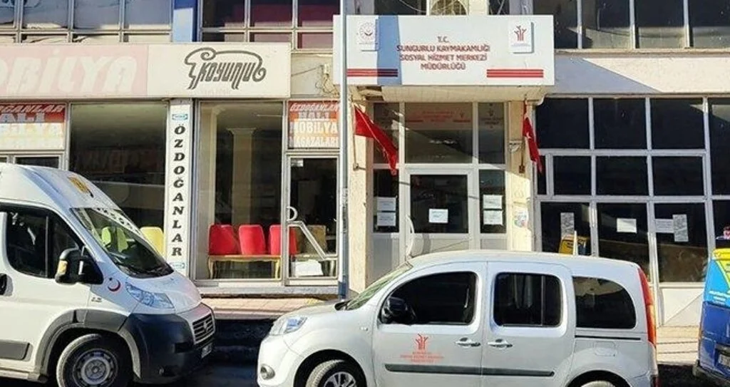 Corona virüsü alarmı... Yakınları hastaneye akın etti