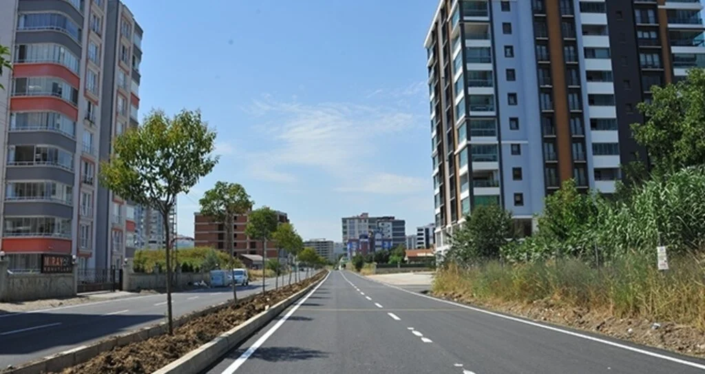 Derebahçe'ye asfalt çalışması