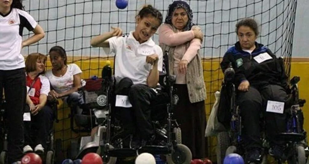 Engelli Sporcular Sahaya İniyor