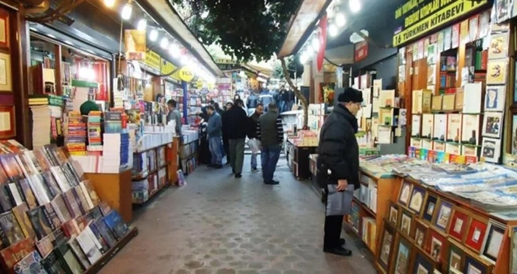 Eski Kitaplarınız Alınır İkinci El Roman Hikaye Kitapları Alıyoruz