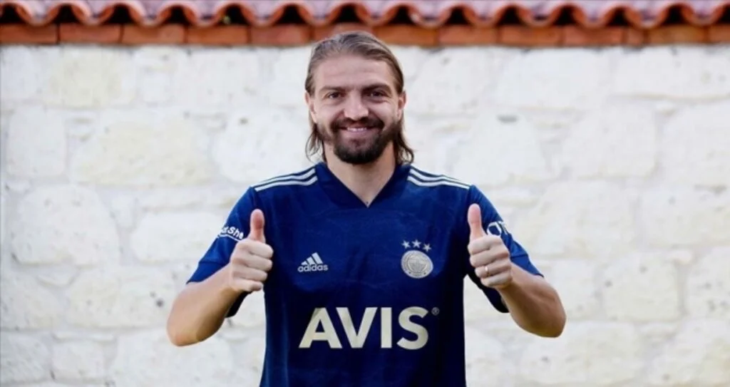 Fenerbahçe Caner Erkin'i transfer etti