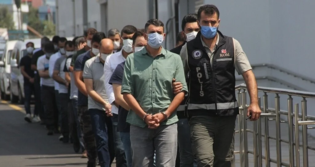 FETÖ'cüler sabit hattan arayacakları askerler için onlarca şifreli kod kullanmış
