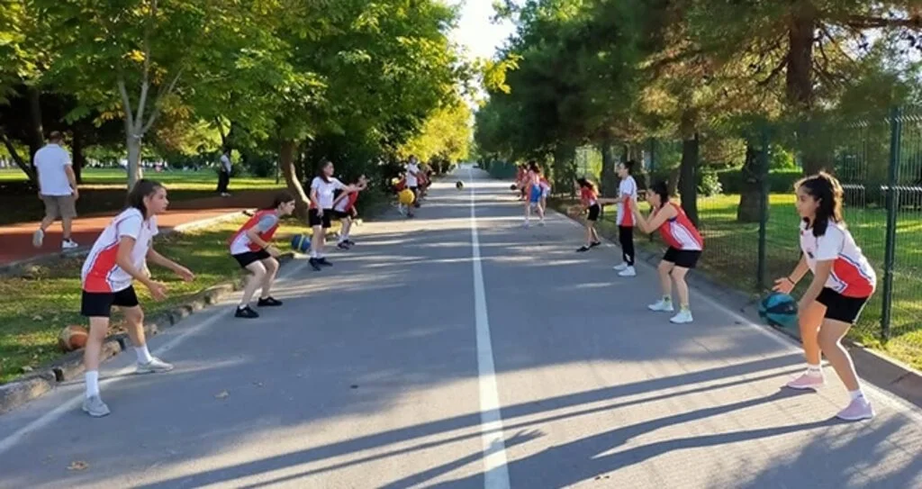 İlkadım'ın Kızları Çalışıyor