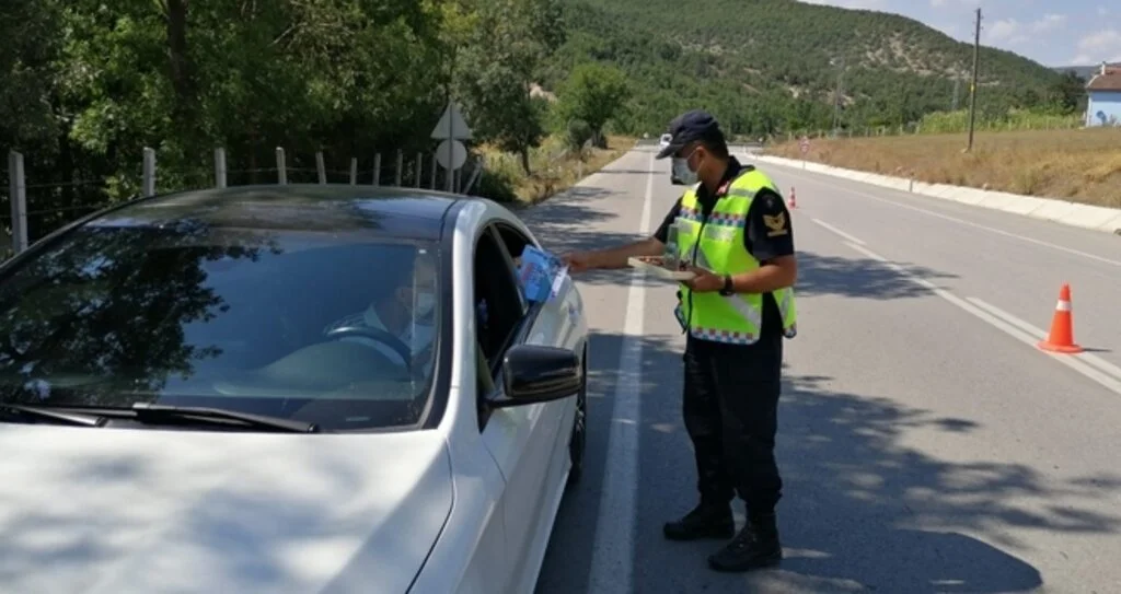 Kavak'ta jandarmadan trafik denetimi