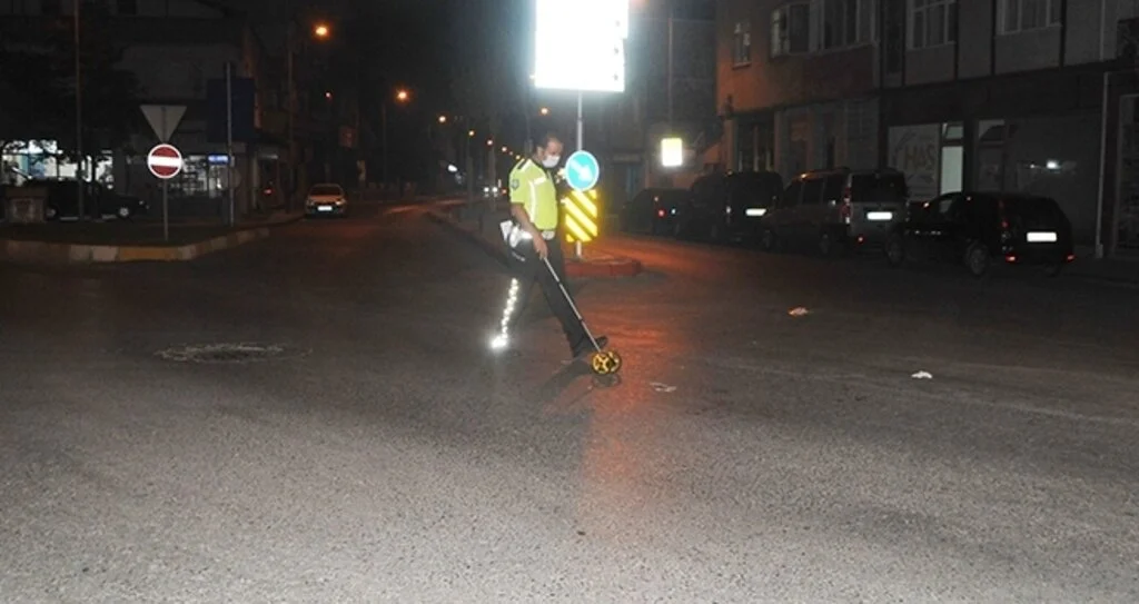 Otomobil ile motosiklet çarpıştı: 1 yaralı