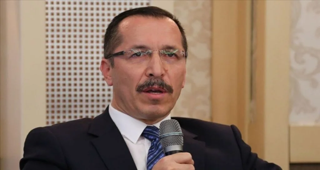 Pamukkale Üniversitesi Rektörü Hüseyin Bağ görevinden uzaklaştırıldı