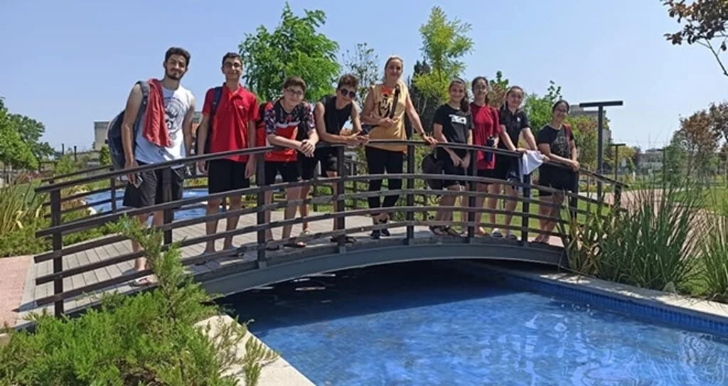 Sporcular bir Salonda Bir Doğada