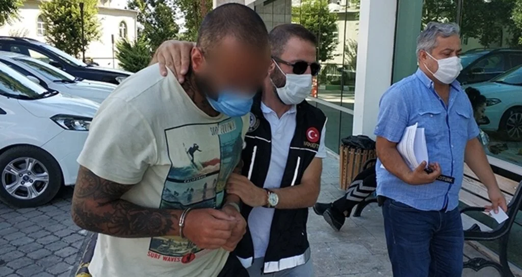 Uyuşturucu ticaretinde hapis cezası bulunan şahıs tutuklandı