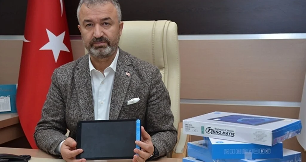 19 Mayıs'tan 300 tablet bağışı