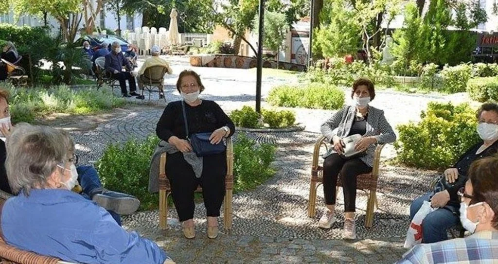 65 yaş üstü yasakları geri geldi