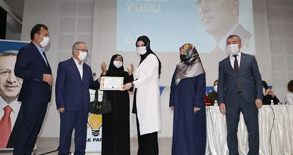 AK Parti Havza Kadın Kolları Başkanı Ümran Uğurlu oldu 