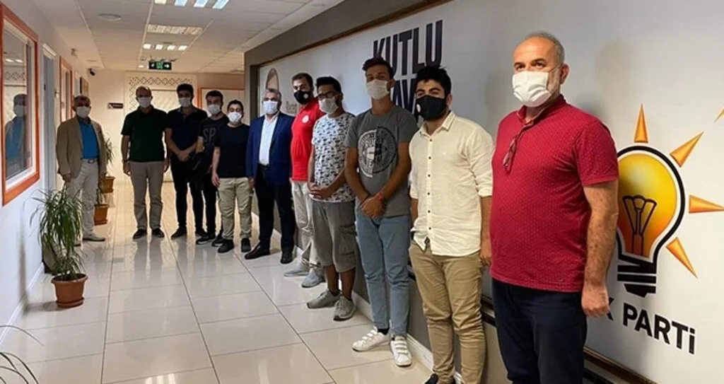 AK Parti İl Başkanı Ersan Aksu'dan roket takımına tebrik 