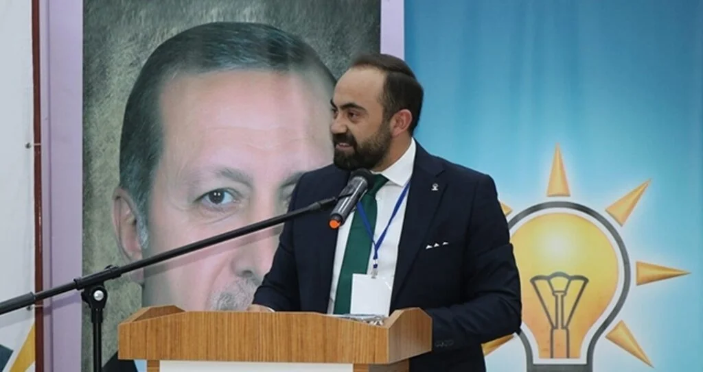 AK Parti Kavak İlçe Başkanı Onur Bakır mazbatasını aldı