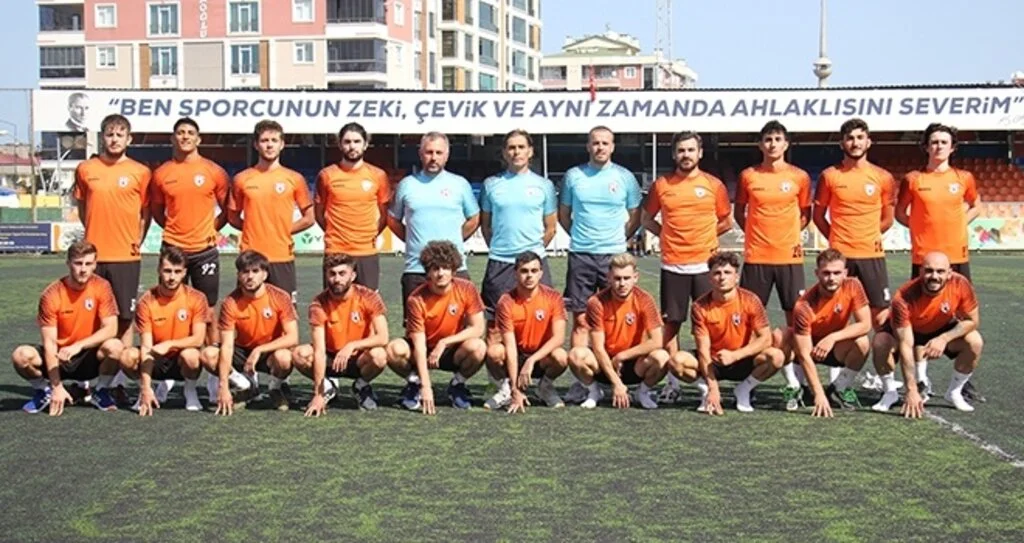 Atakum Belediyespor Sahaya İndi