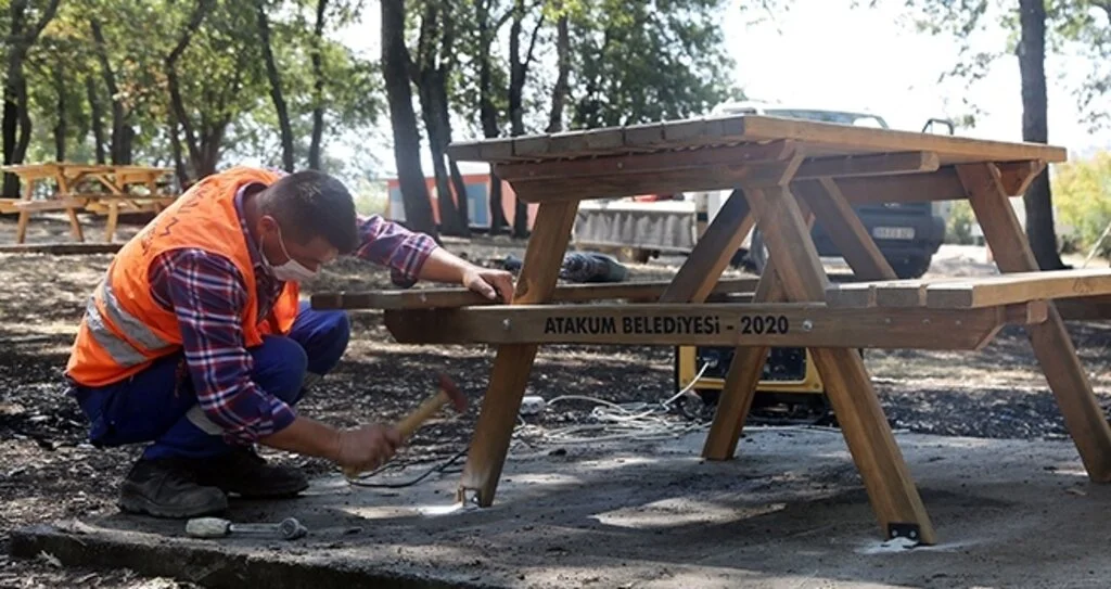 Atakum’da piknik alanlarına kent mobilyası