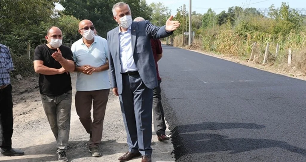 Bafra’da asfalt mesaisi sürüyor