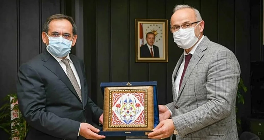 Başkan Demir’den Rektör Ünal’a tebrik