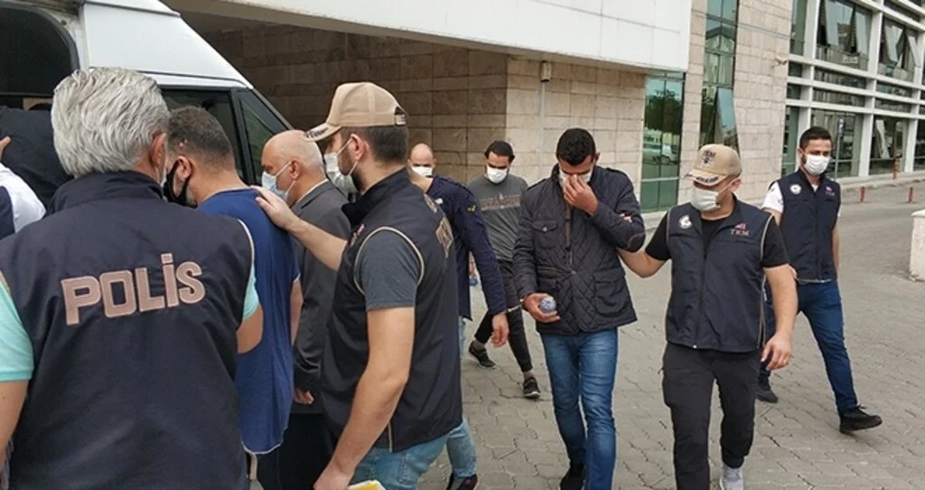 DEAŞ'tan gözaltına alınan 15 kişiden 8'ine ek gözaltı süresi