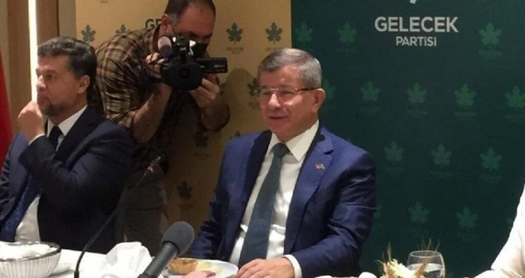 Gelecek Partisi Genel Başkanı Ahmet Davutoğlu: Çay dağıtmak için miting yapmıyoruz