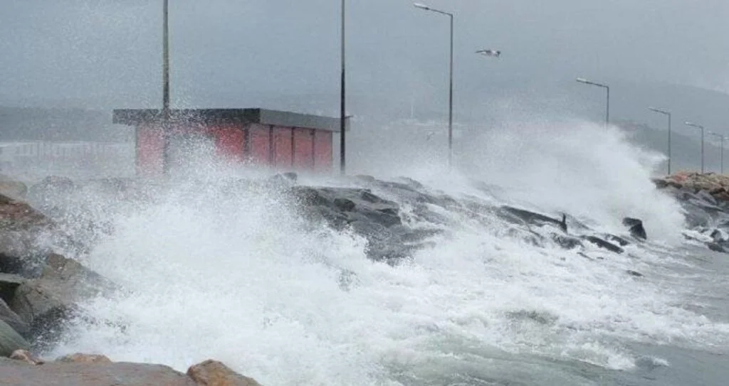 İstanbul'da kuvvetli rüzgara dikkat!