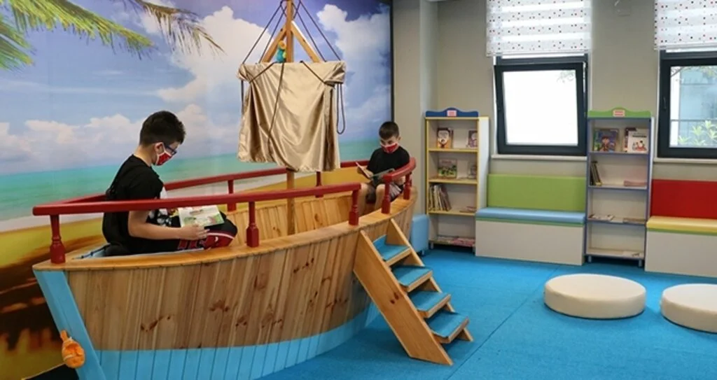Karadeniz manzaralı modern kütüphane ilgi görüyor