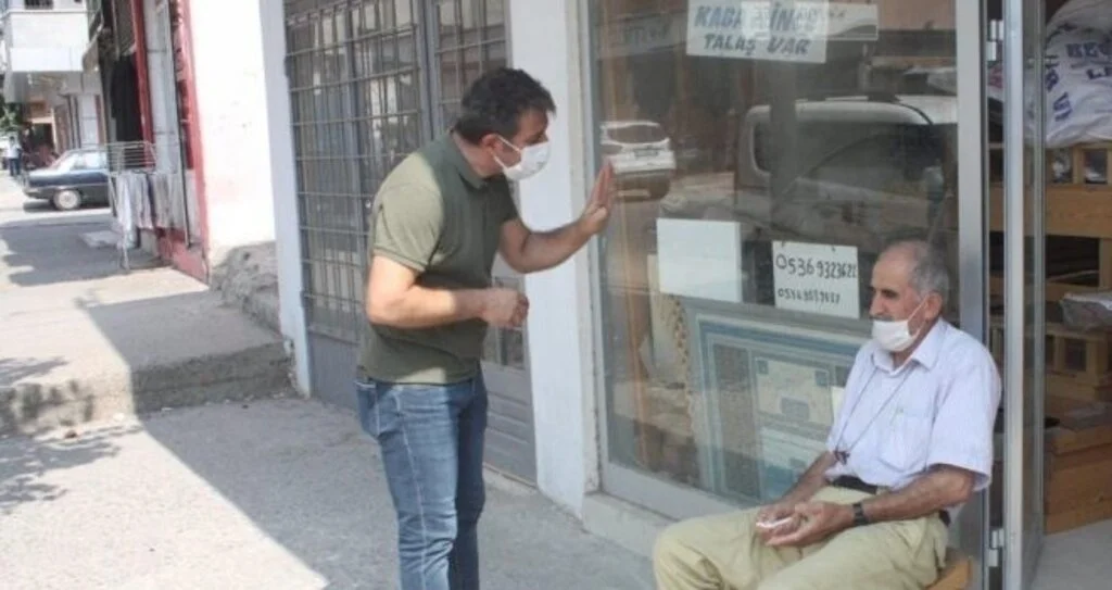 Karantinada olması gerekirken iki kez iş yerinde yakalandı