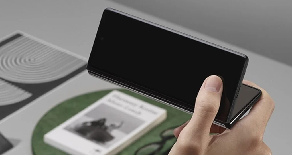 Karşınızda Galaxy Z Fold2 Geleceği Yeniden Şekillendirin