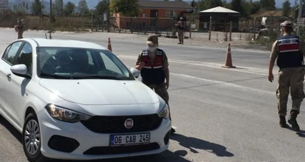 Kavak'da jandarmadan koronavirüs tedbirleri denetimi