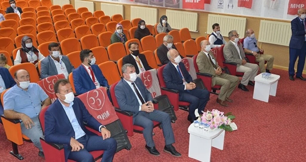 MHP Havza'da bayrak değişimi