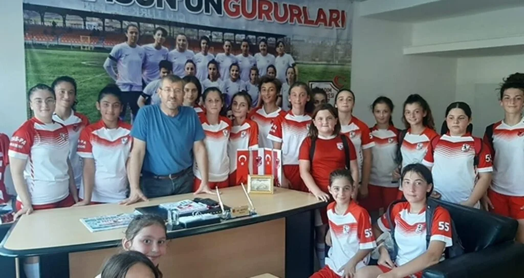 Minikler Tesisleri Şenlendirdi