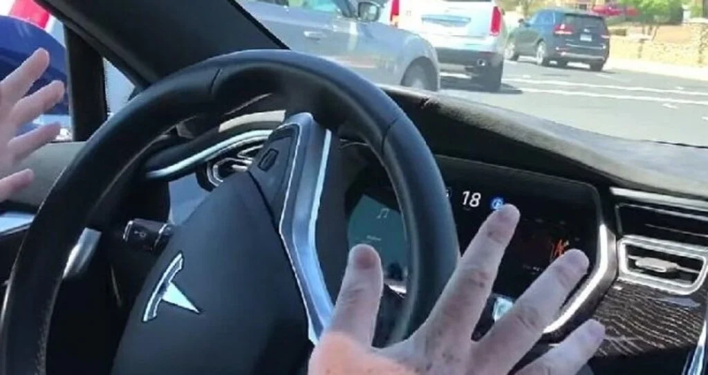 Otomatik pilota aldı ve uyudu!