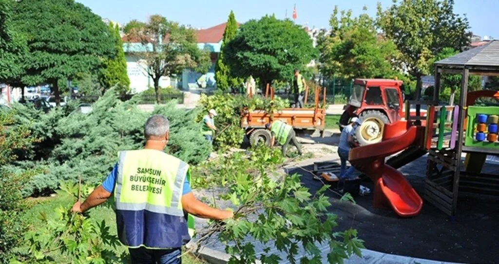 Parklar yenileniyor